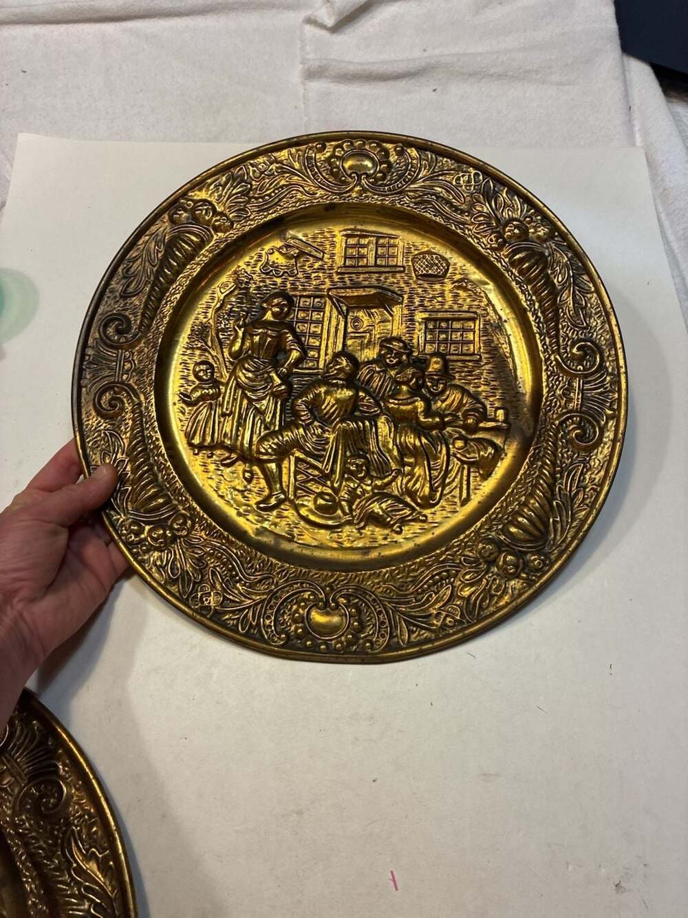 Lot of 2 VTG  Peerage Embossed Brass Tavern Scene Wall Hanging Plate
